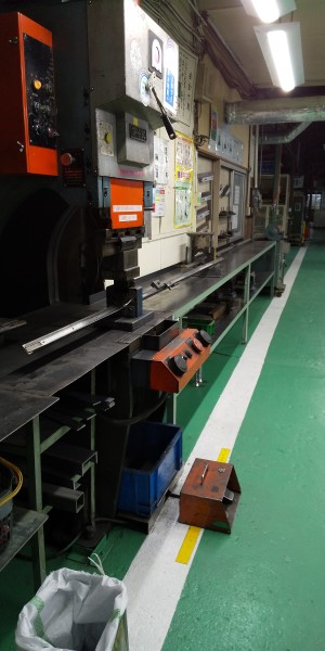 型置き台　左部