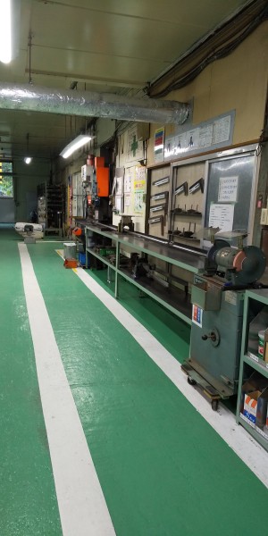 型置き台　右部