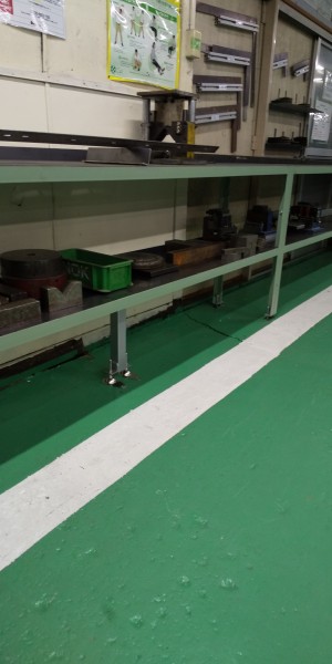 型置き台　下部